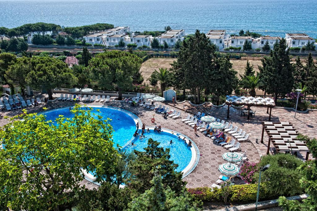 Hotel Villaggio Club Altalia Residence Brancaleone エクステリア 写真