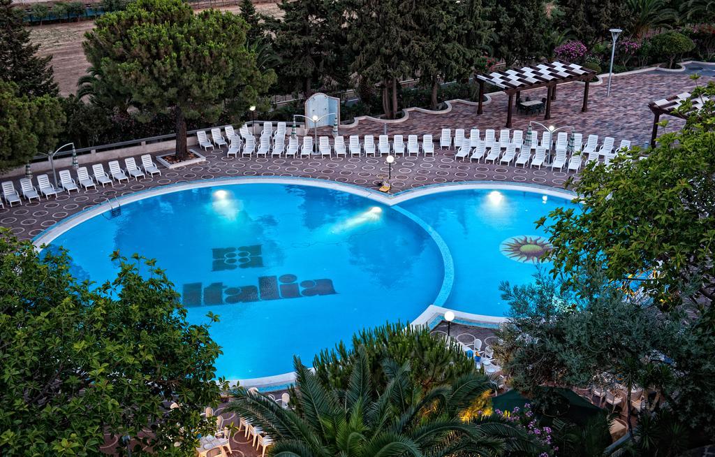 Hotel Villaggio Club Altalia Residence Brancaleone エクステリア 写真